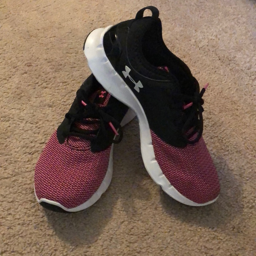 Under Armor Tennis Shoes